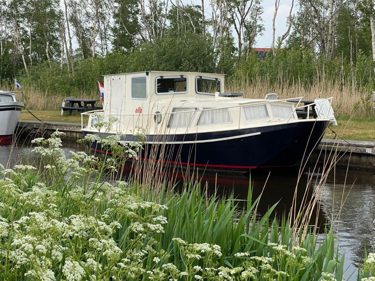 Boat Ella - Kamperen Op Het Water -Niet Om Mee Te Varen -Read Host Profile-Lees Hostprofiel Jutrijp Ngoại thất bức ảnh